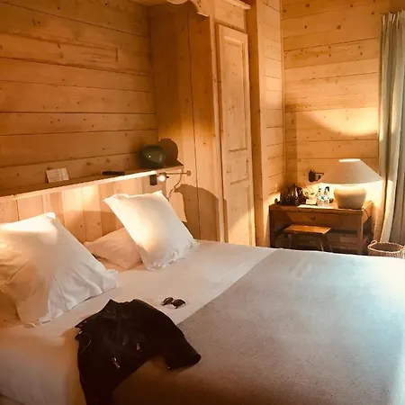 Le Cerf Amoureux Prive & Chalet